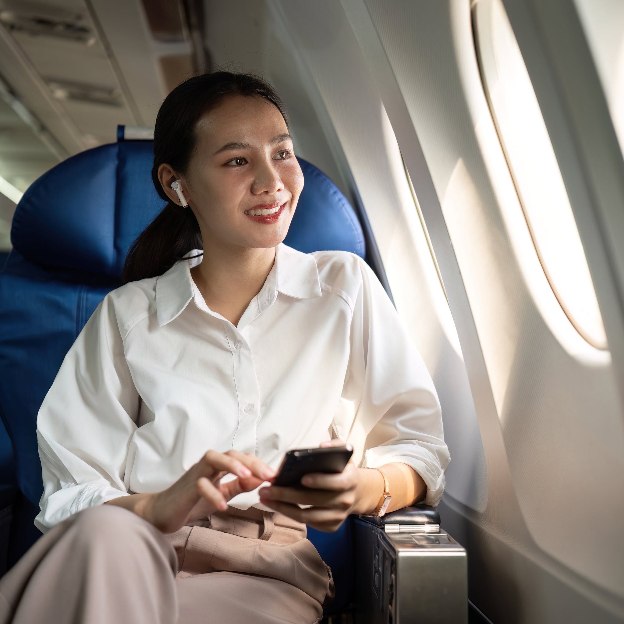 Your Vacation-Proof Wellness Routine: The Top 5 Travel Essentials for Radiant Health On The Go!